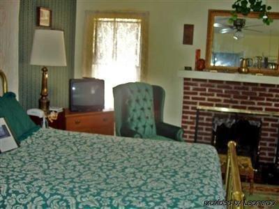 Locust Street Inn Дентон Номер фото
